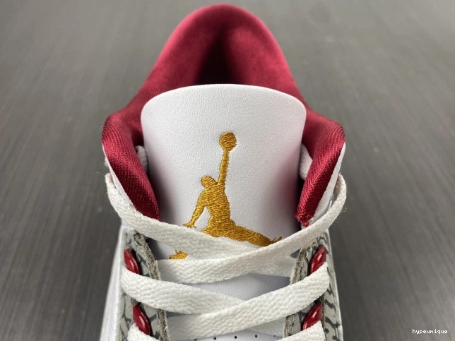 HYPE Red Retro CT8532-126 3 Cardinal Jordan 0722